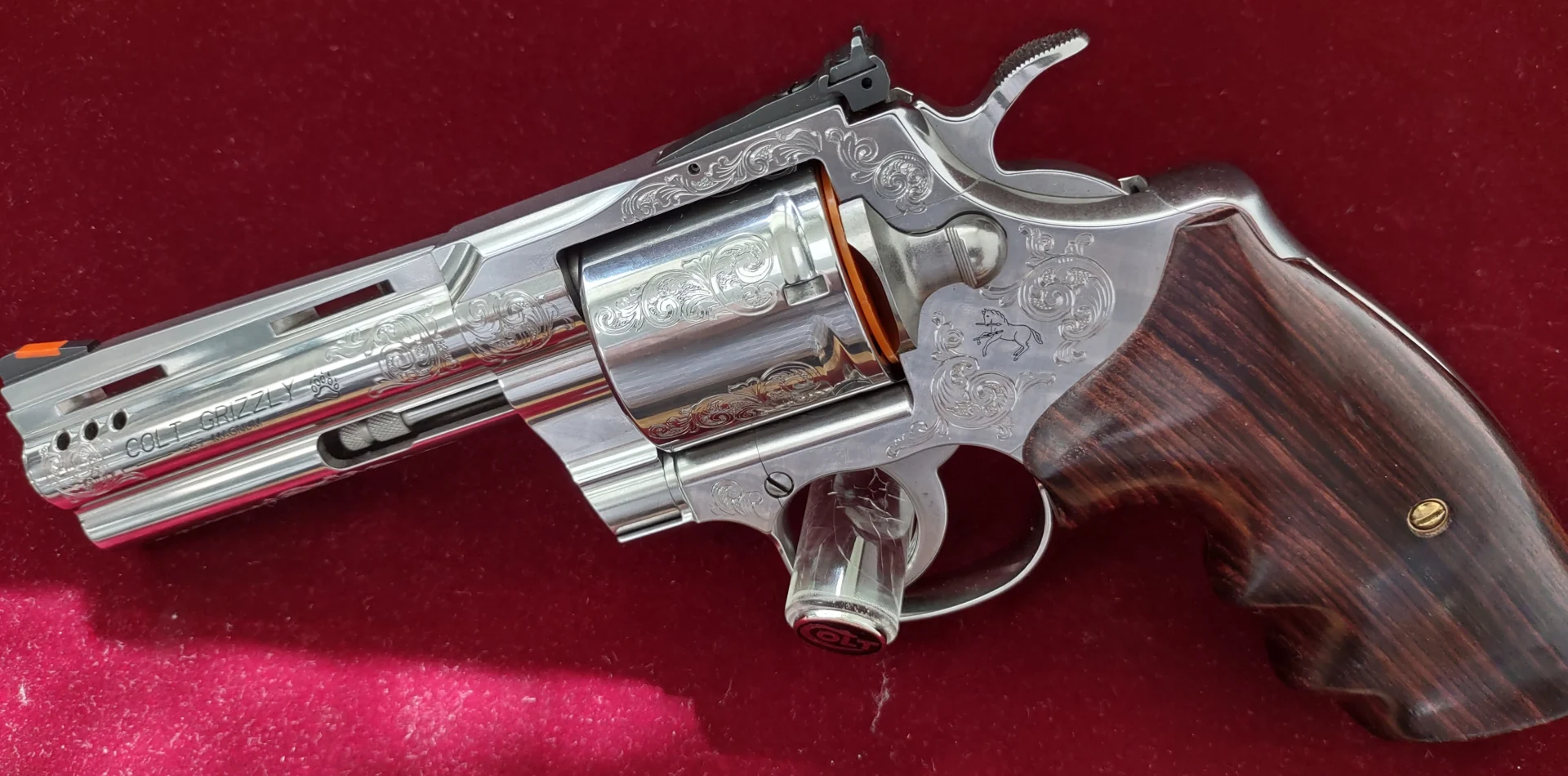 Colt Custom Shop Grizzly .357 Magnum 4.25in machine engraved revolver