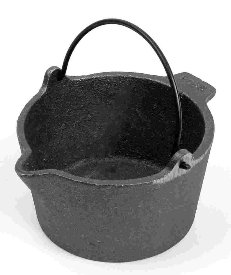 RCBS Lead Pot cast iron melting pot with steel bail handle and pouring spout
